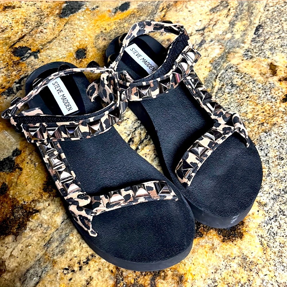 Worn once Steve Madden size 9
